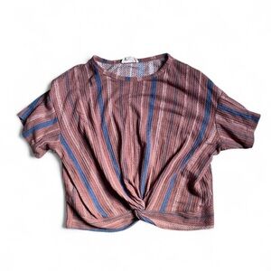 Outlaw women’s cropped knit top in size Medium